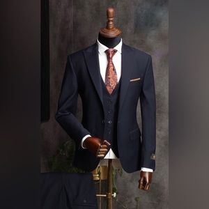 Suit(made in turkey)